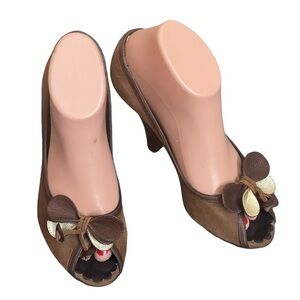 Vintage Moschino Cheap and
Chic Suede Bow Pumps size 37(7)